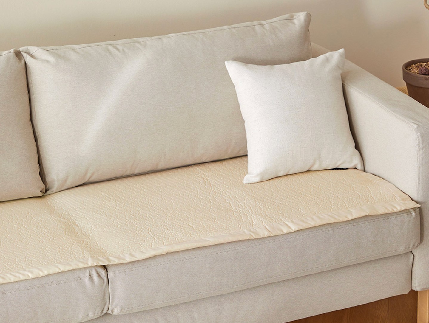 [Kozy House] Four Seasons Comfort Sofa Pad - 3 Seats (180 x 65cm)