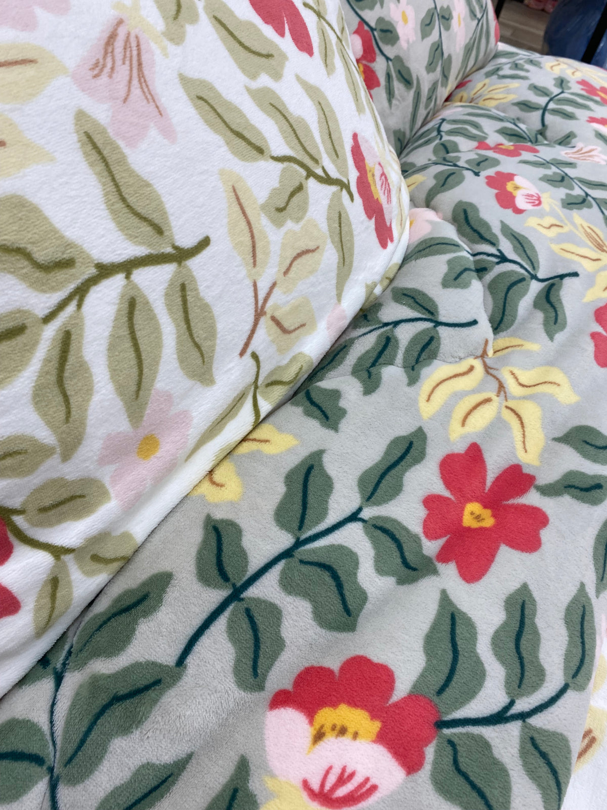 [Kozy House] Microfibre Leaf & Flower Blanket Q