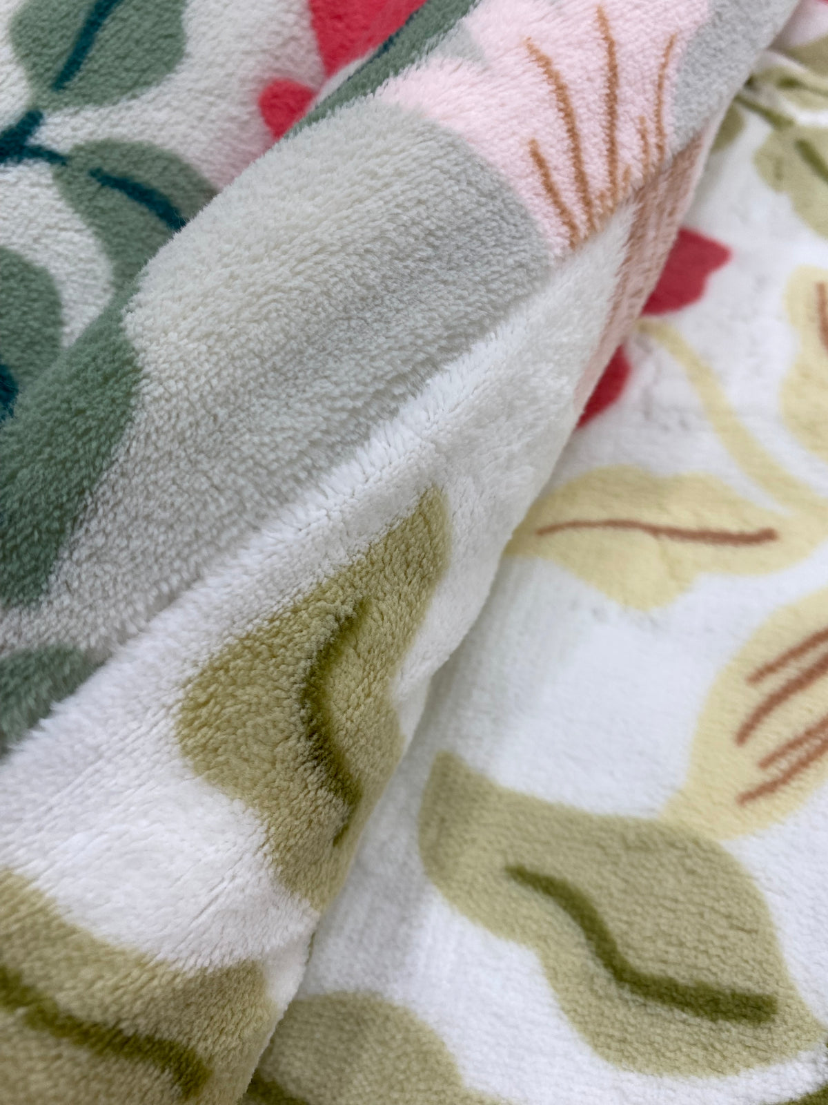 [Kozy House] Microfibre Leaf & Flower Blanket Q