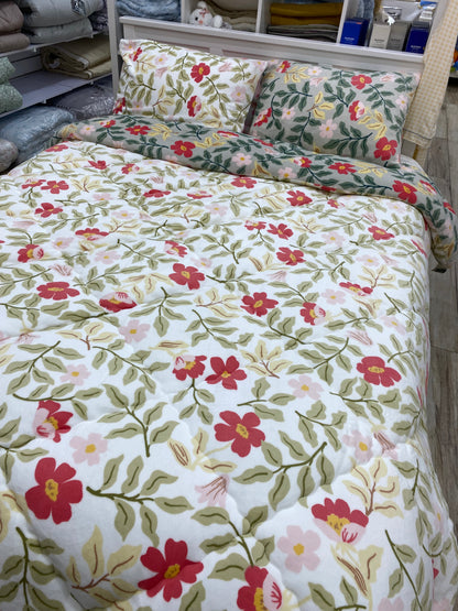 [Kozy House] Microfibre Leaf & Flower Blanket Q