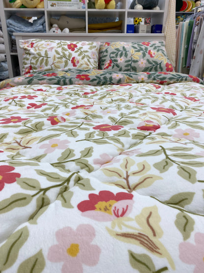 [Kozy House] Microfibre Leaf & Flower Blanket Q