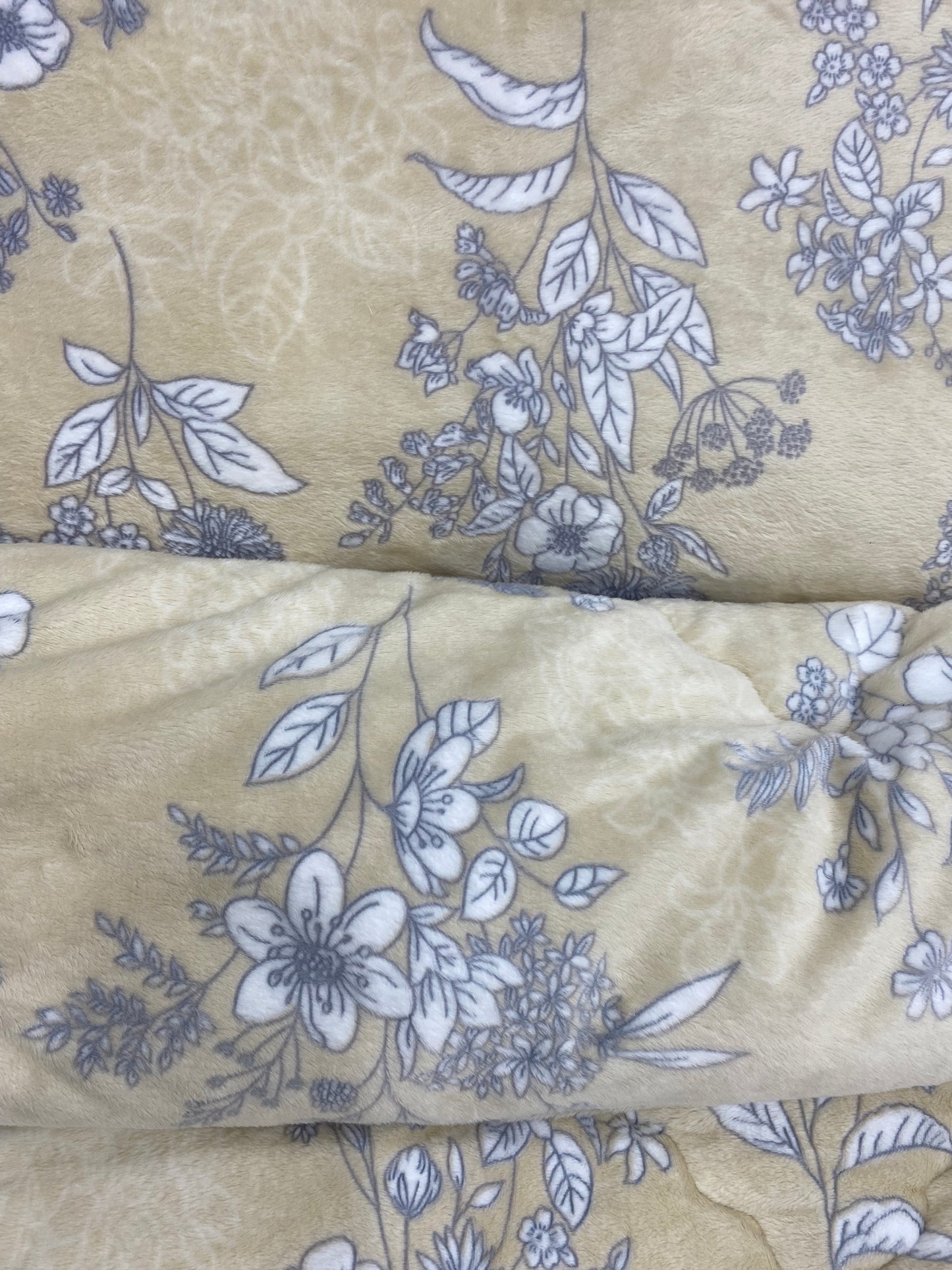 [Kozy House] Anne Floral Microfibre 5mm 3D Burn-Out Korean Winter Comforter Set