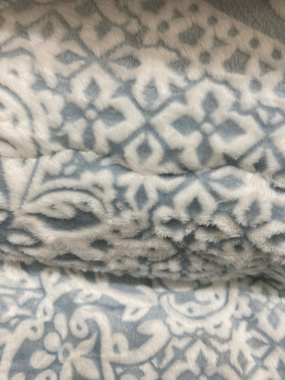 [Kozy House] Classic Damask Korean Microfibre Winter Blanket Q