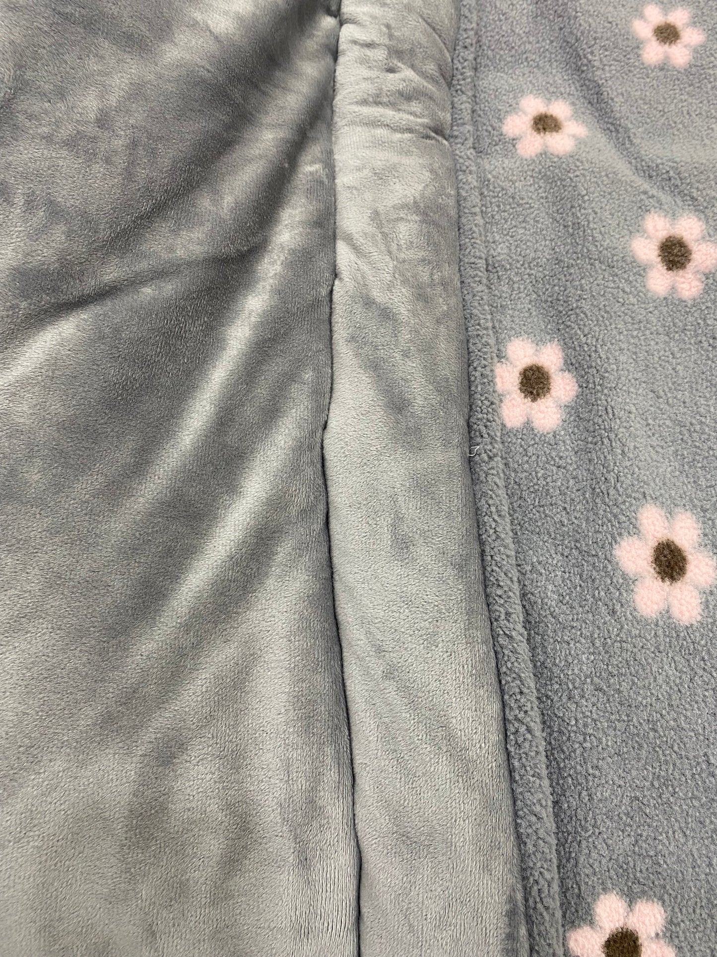 [Kozy House] Korean Fleece Microfibre Winter Blanket - Daisy Q