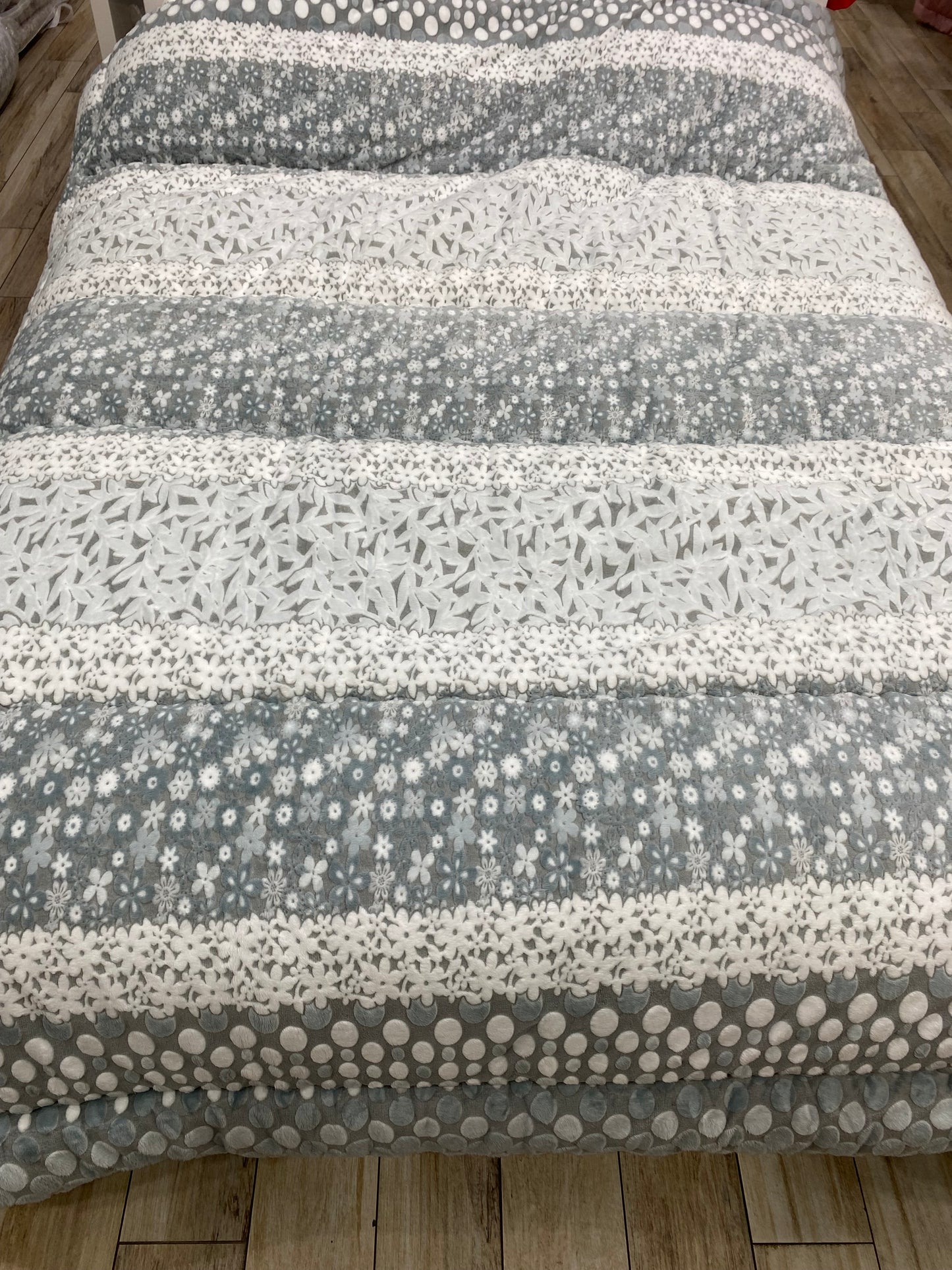 [Kozy House] Korean Premium 5mm Mink Microfibre Winter Blanket - Q