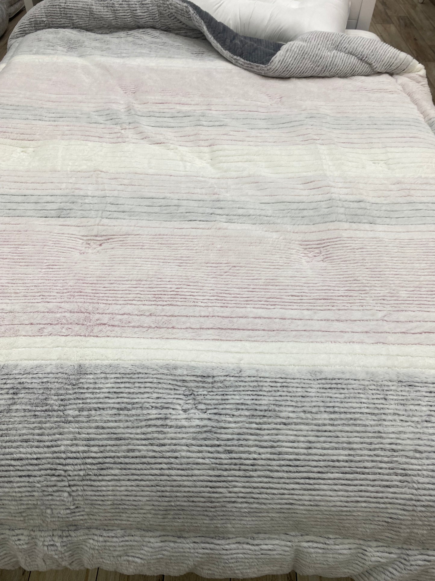 [Kozy House] 10mm Pinky Microfibre Winter Comforter - SS