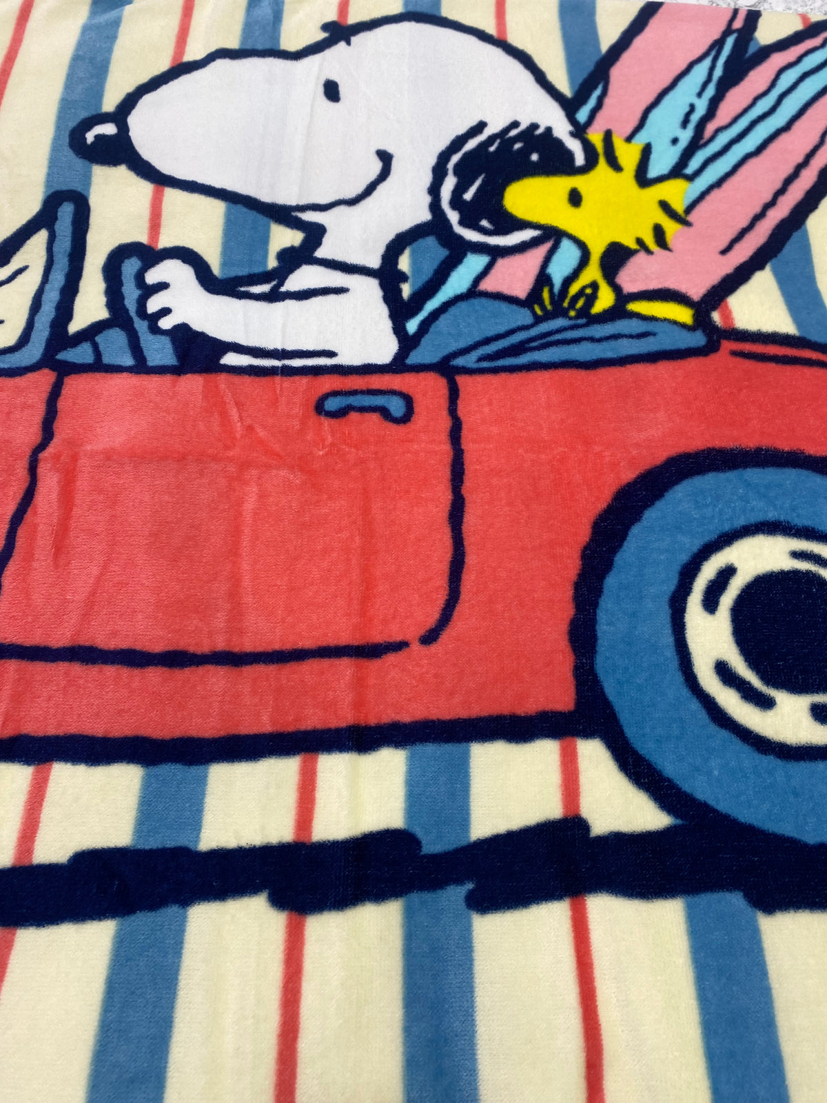 Snoopy Peanuts Cotton Beach and Sports Towel – 76 × 152cm