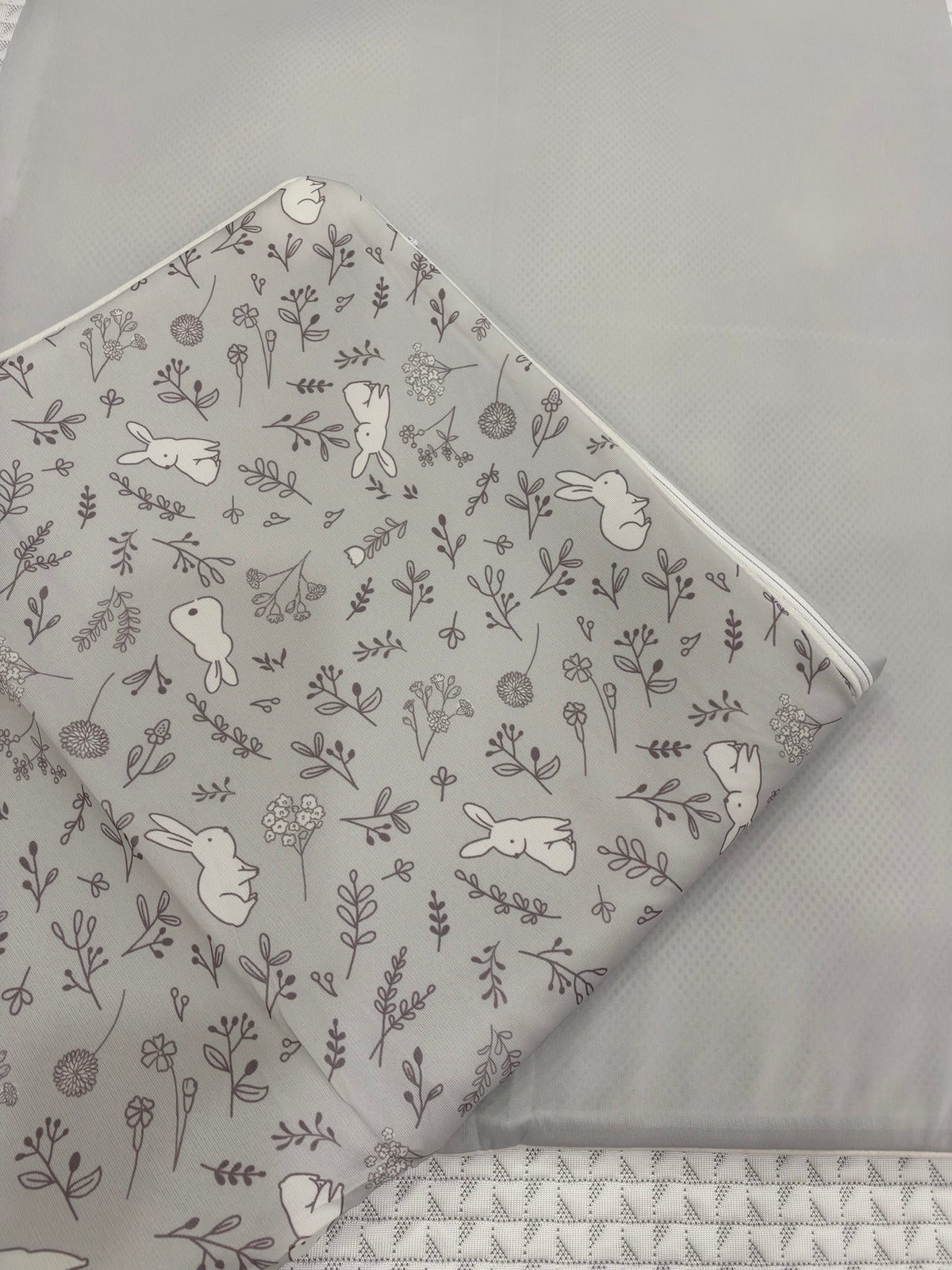 Korean Ice Cool Blanket – Bunny Garden (-7.9°C)