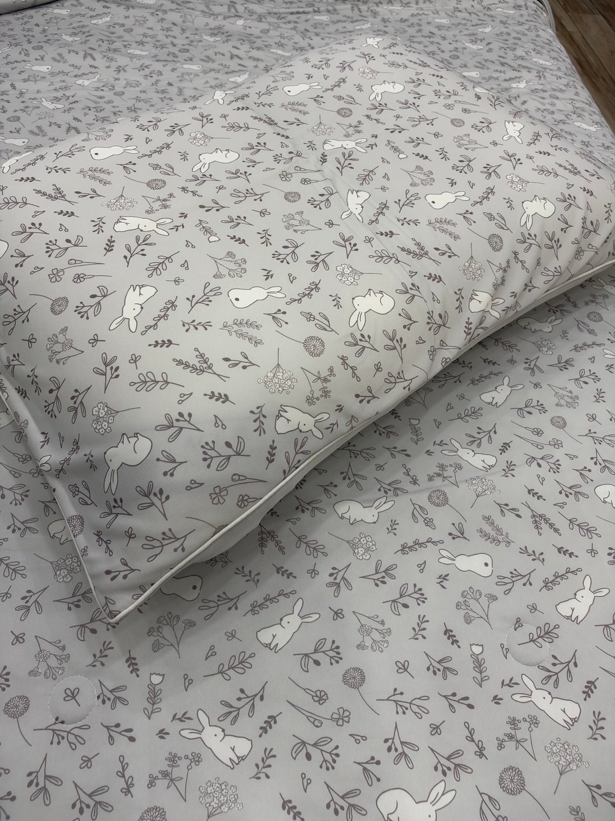 Korean Ice Cool Blanket – Bunny Garden (-7.9°C)